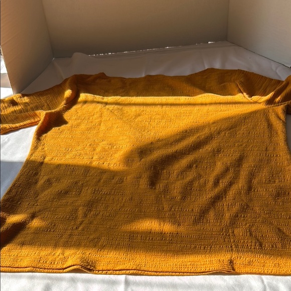 Textured Mustard Yellow Top - Picture 5 of 6